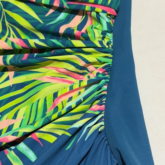 Land’ End Women’s One Piece Swim Dress Modest Tropical Sz16W Mature Flattering - Picture 3 of 13